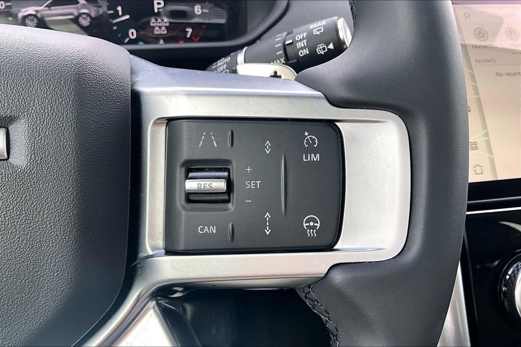Used 2024 Land Rover Discovery S AWD/4WD image 21