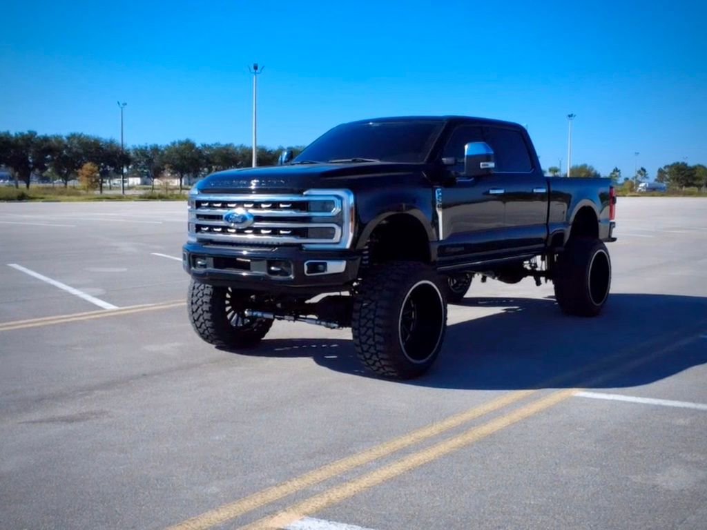 Used 2024 Ford F250 Platinum w/ FX4 Off-Road Package image 19