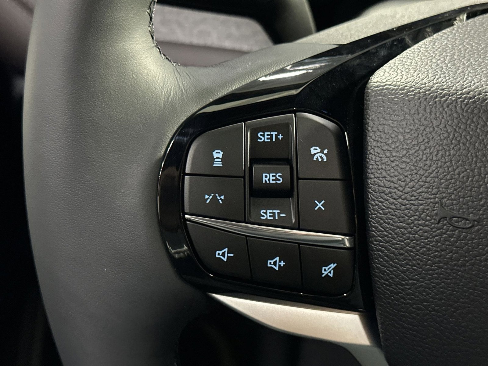 New 2026 Ford Explorer Platinum w/ LUX Leather Package image 21