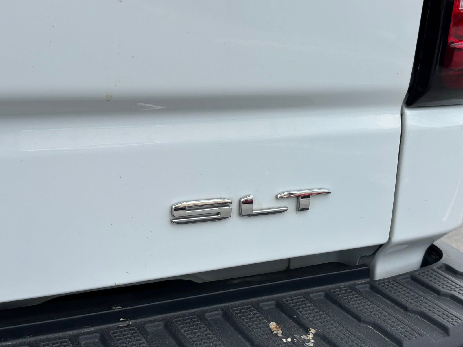 Used 2025 GMC Sierra 1500 SLT image 3