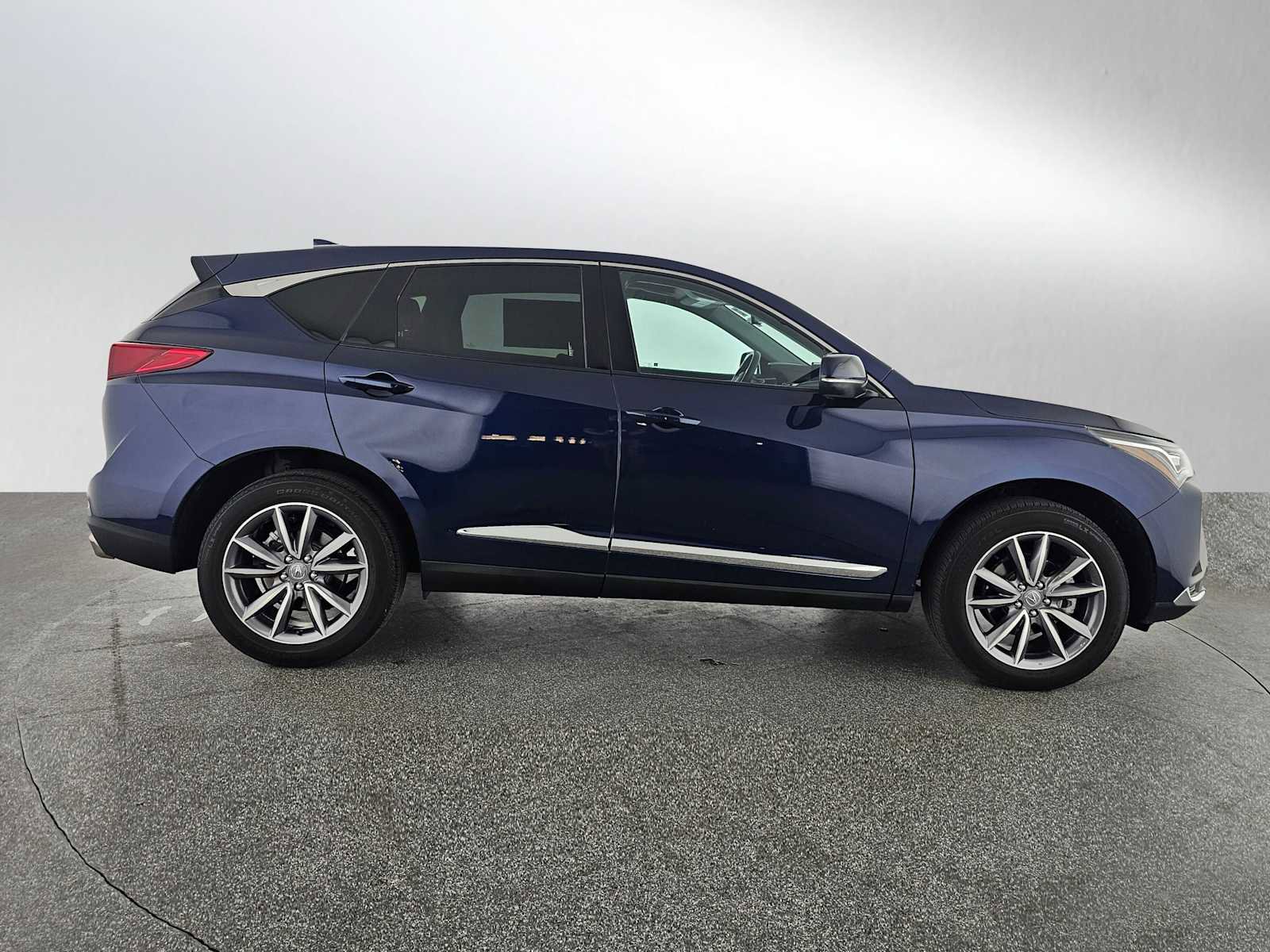 Used 2023 Acura RDX FWD w/ Technology Package image 2