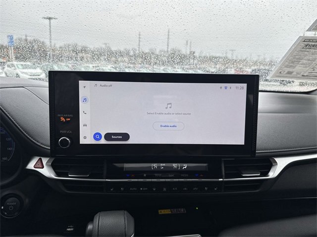 Used 2025 Toyota Sienna Platinum image 18