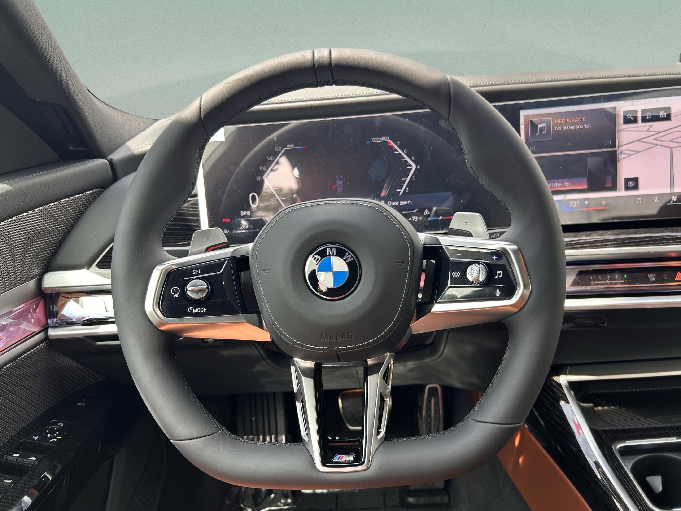 Used 2025 BMW 740i w/ Premium Package image 10