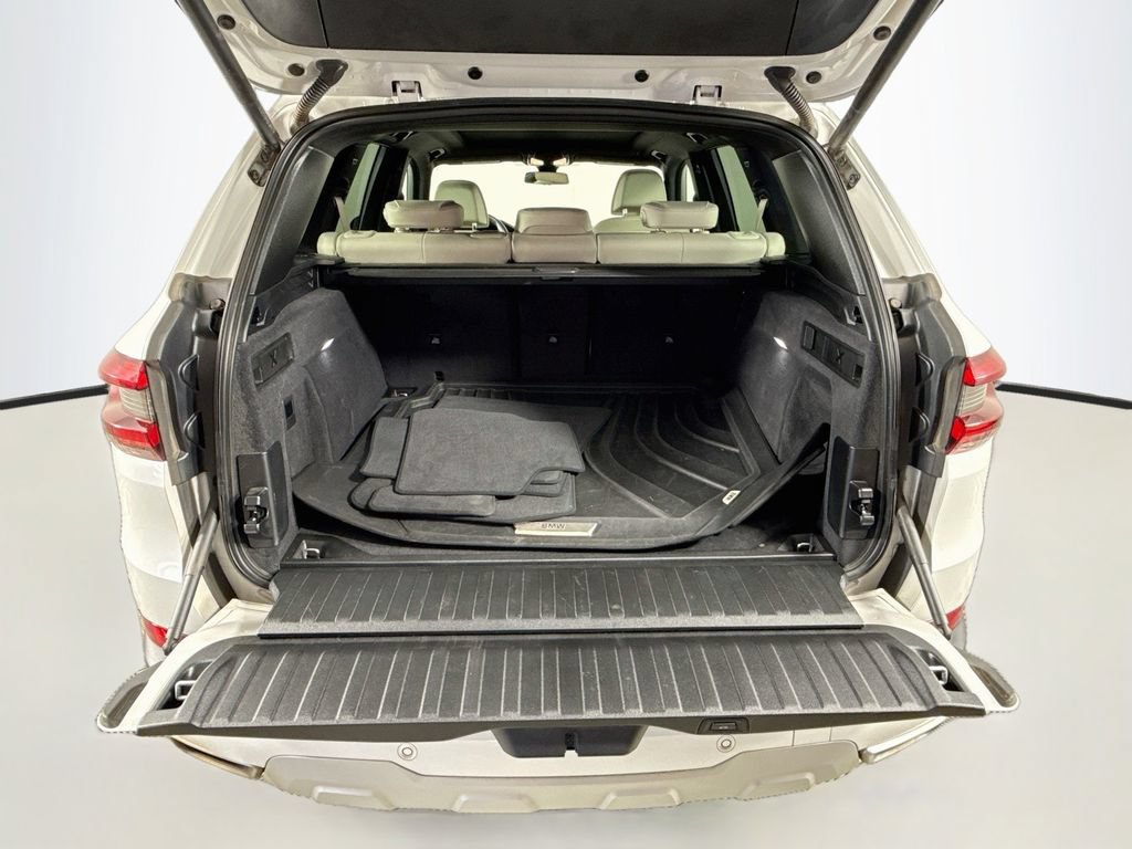 Used 2022 BMW X5 xDrive40i w/ Premium Package AWD/4WD image 28