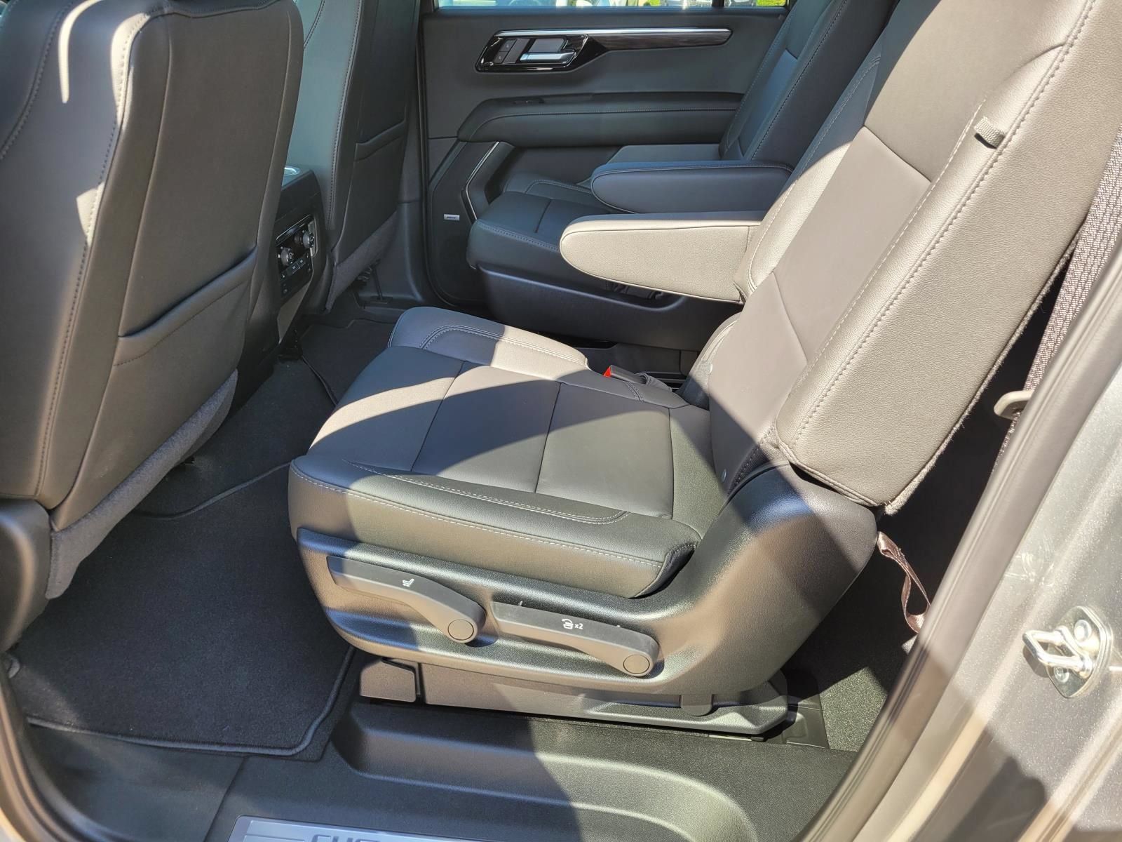 New 2026 Chevrolet Suburban LT w/ Comfort Package RWD image 11