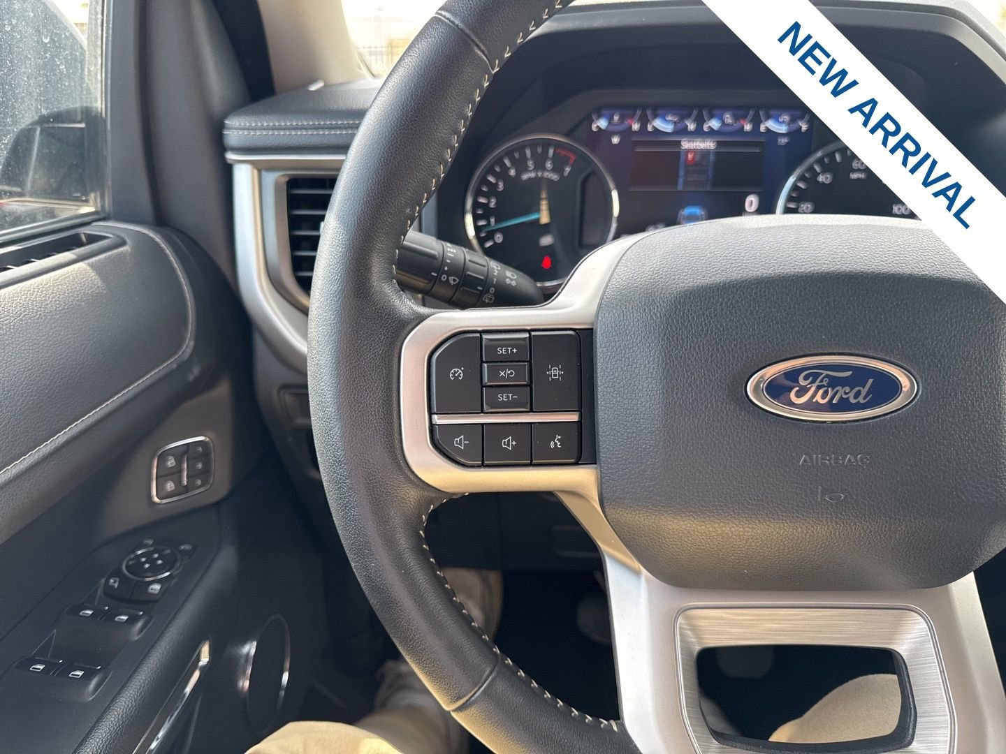 Used 2024 Ford Expedition Max XLT image 22