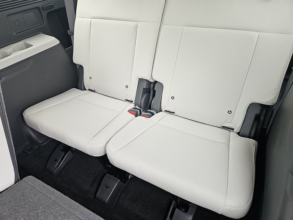 New 2026 Hyundai Santa Fe SE FWD image 30
