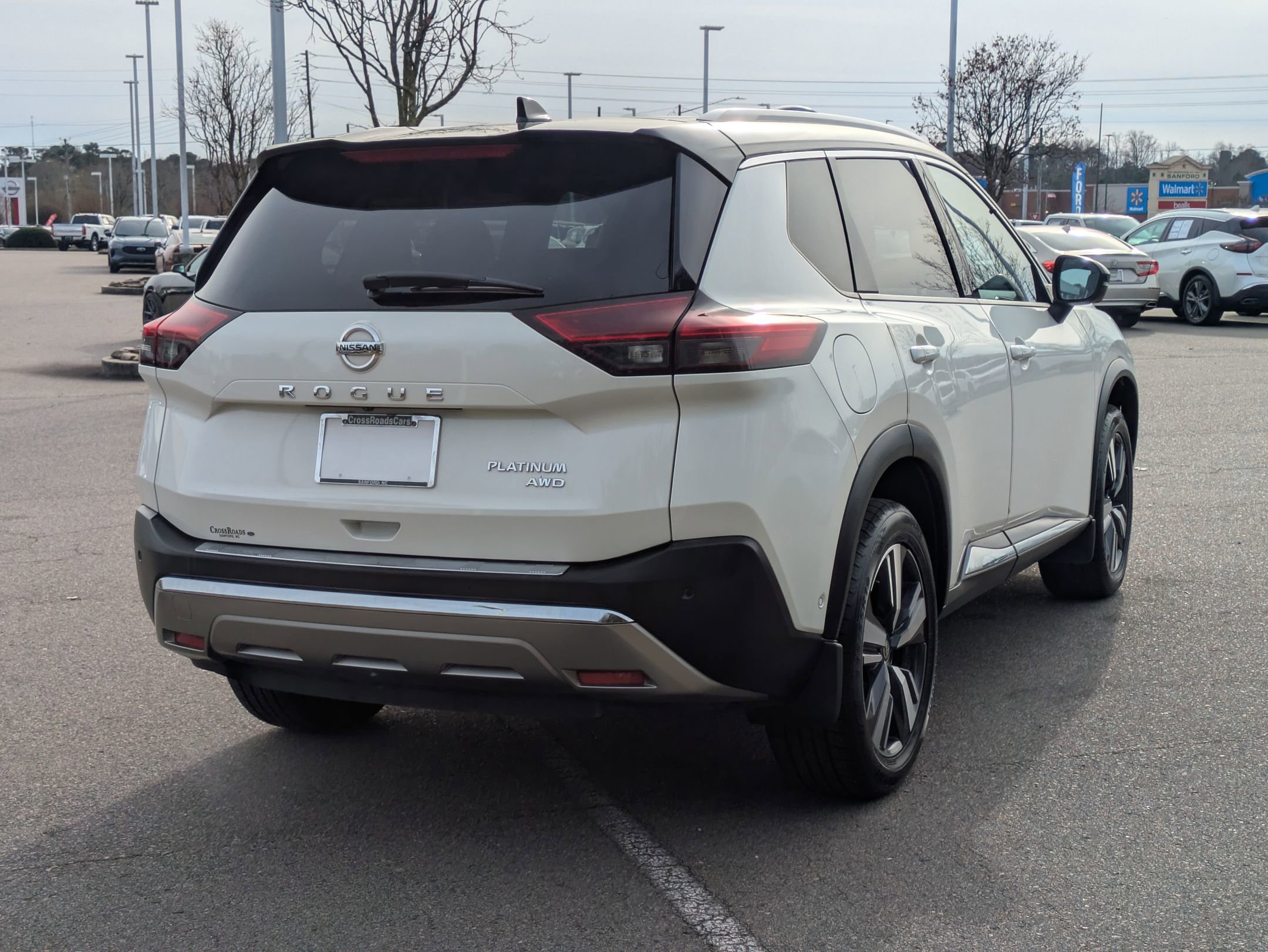 Used 2021 Nissan Rogue Platinum image 4