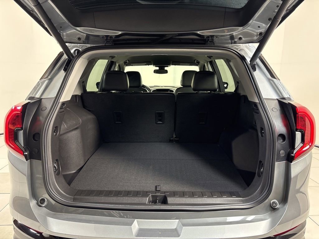 Used 2023 GMC Terrain SLT w/ Elevation Edition image 27