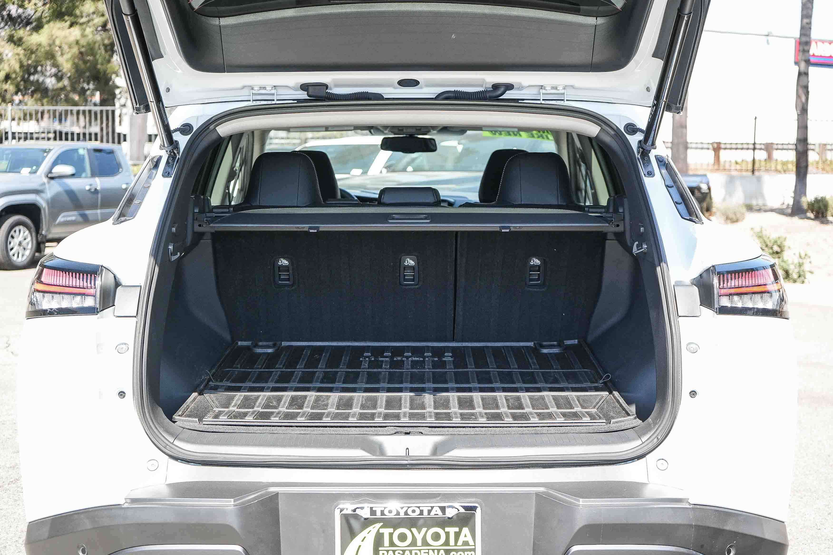 Used 2025 Nissan Murano SL w/ Cargo Package AWD/4WD image 26
