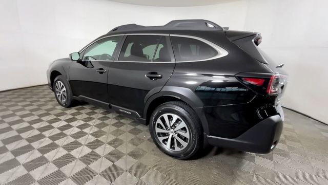 Used 2023 Subaru Outback Premium AWD/4WD image 7
