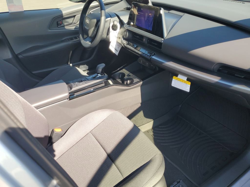 New 2026 Toyota Prius LE FWD image 32