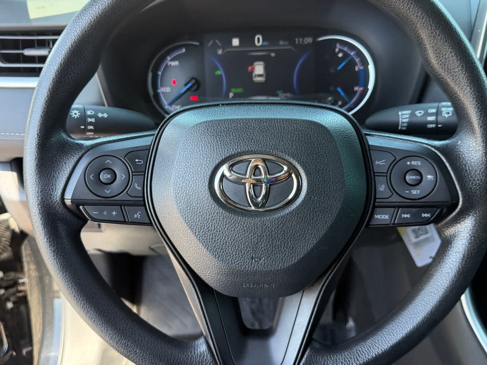 Used 2023 Toyota RAV4 LE AWD/4WD image 16