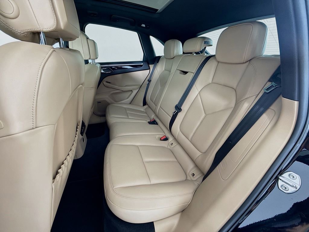 Certified 2025 Porsche Macan image 25