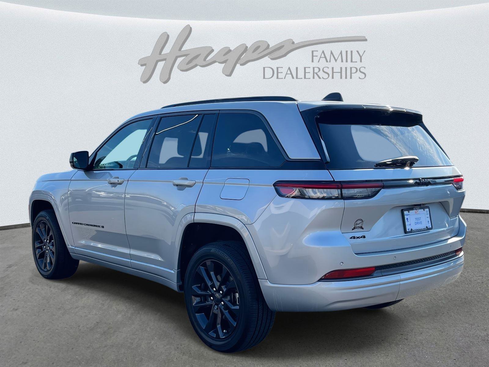 New 2026 Jeep Grand Cherokee Limited Reserve image 3