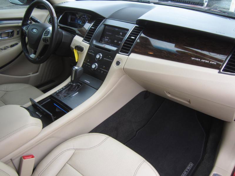 Used 2013 Ford Taurus Limited FWD image 14
