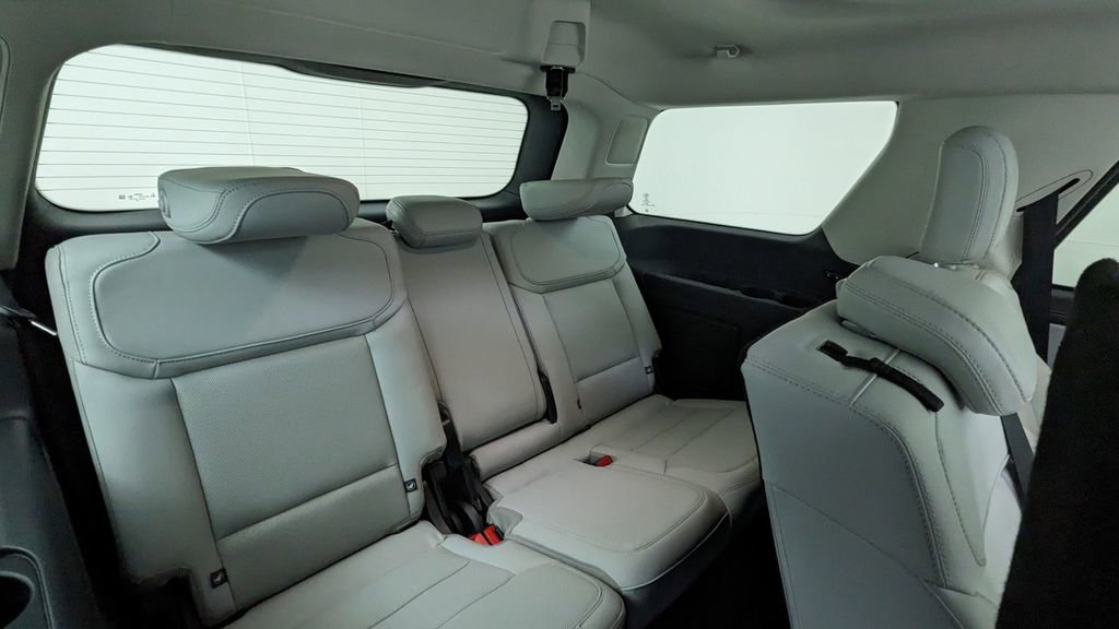 Certified 2025 Ford Expedition Platinum AWD/4WD image 39