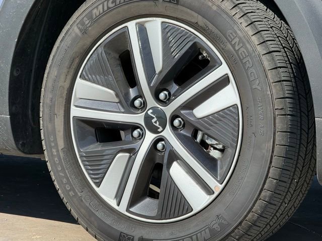 Used 2022 Kia Niro EX Premium image 12