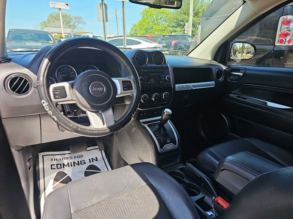 Used 2015 Jeep Compass Latitude image 11