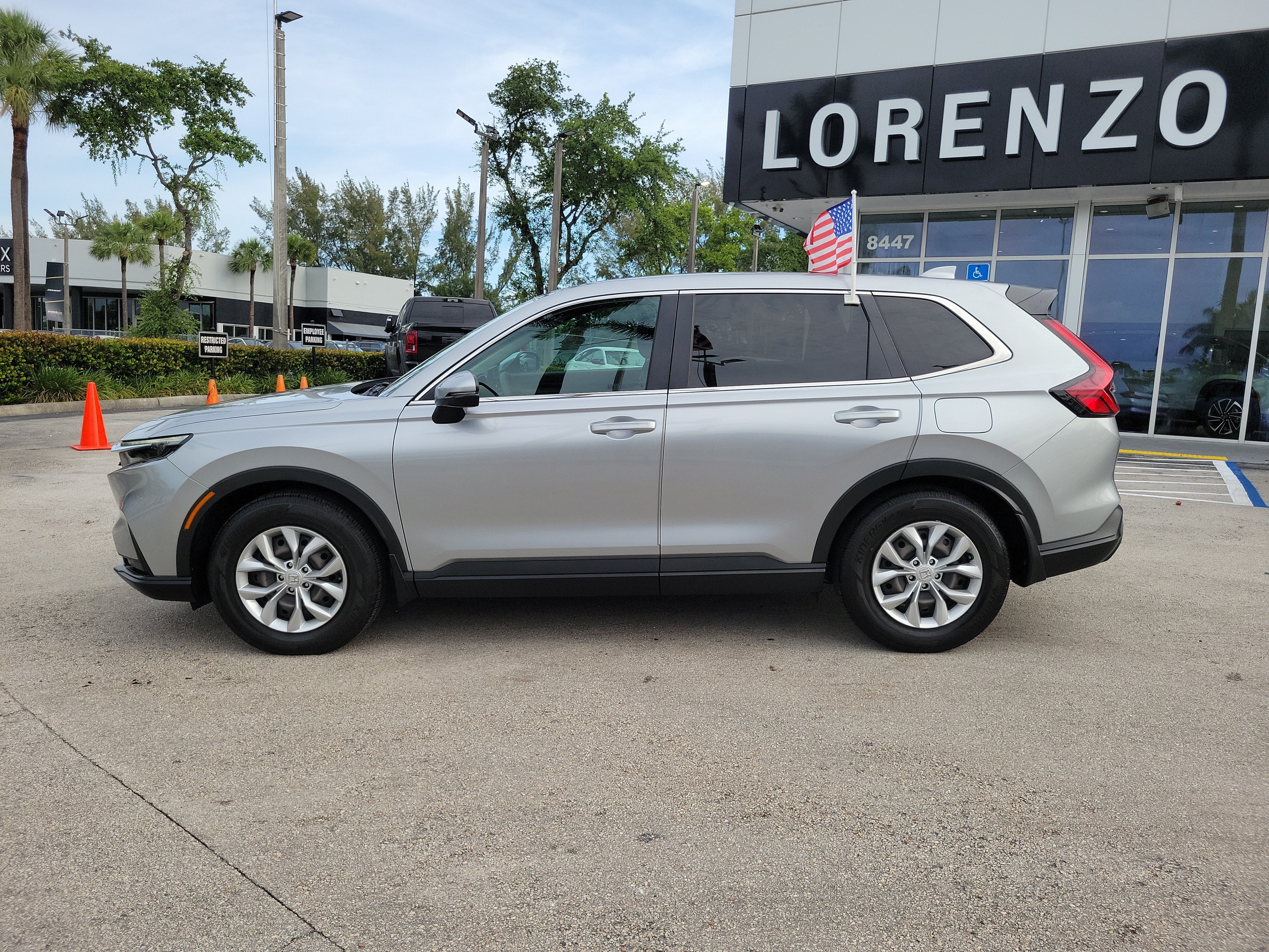 Used 2025 Honda CR-V LX image 8