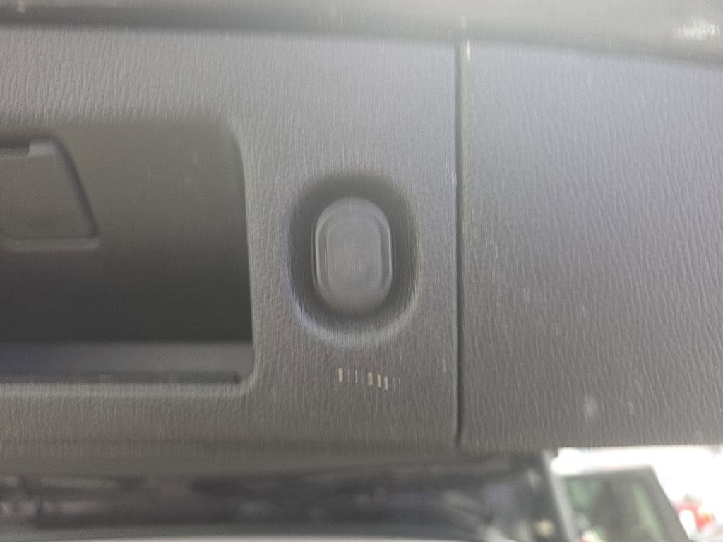 Used 2016 Cadillac Escalade Luxury image 14