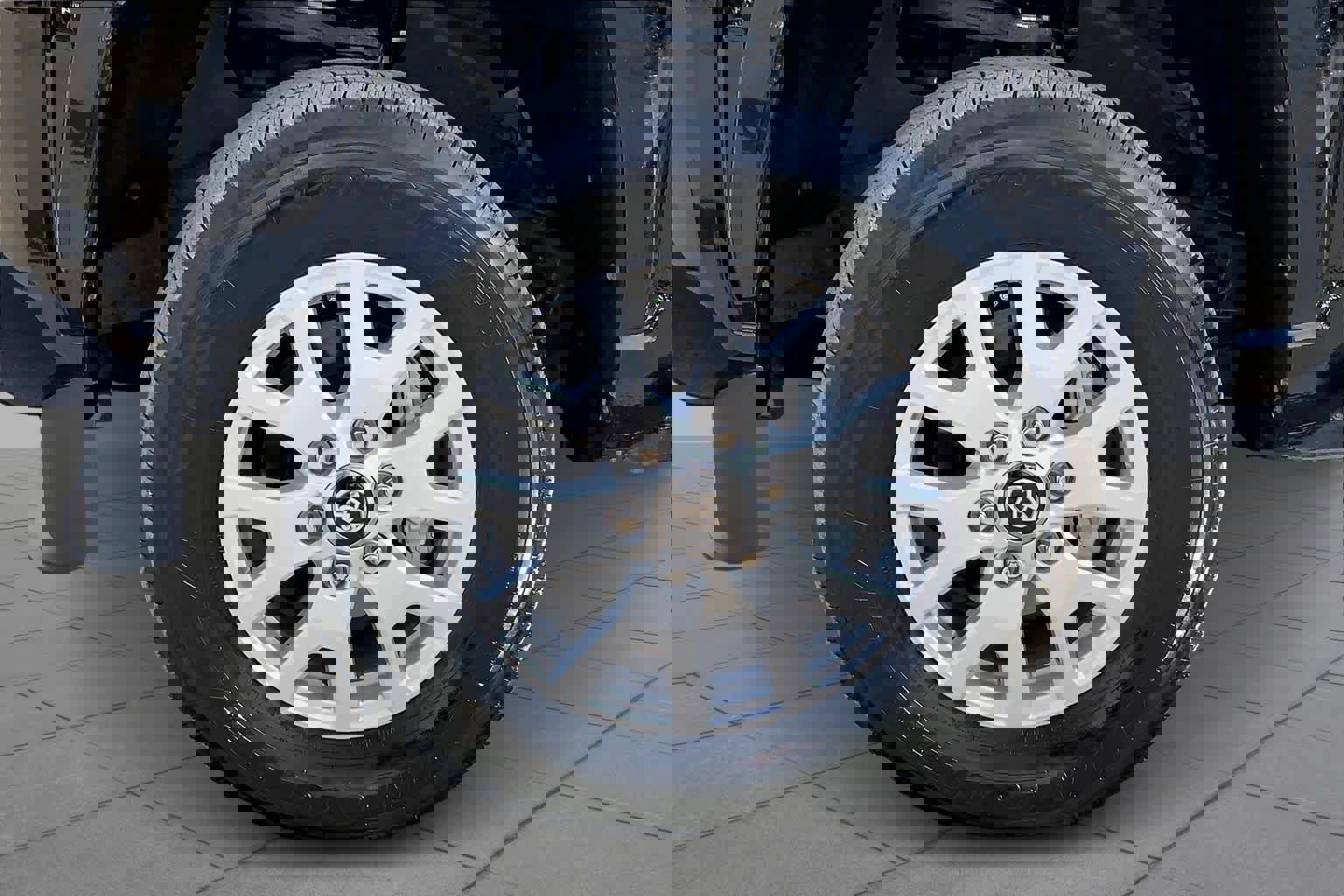 Used 2025 Toyota Tacoma SR image 9