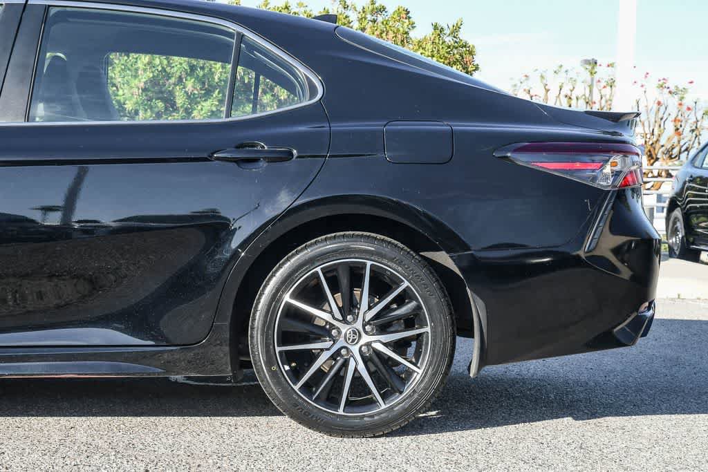Used 2023 Toyota Camry SE FWD image 11