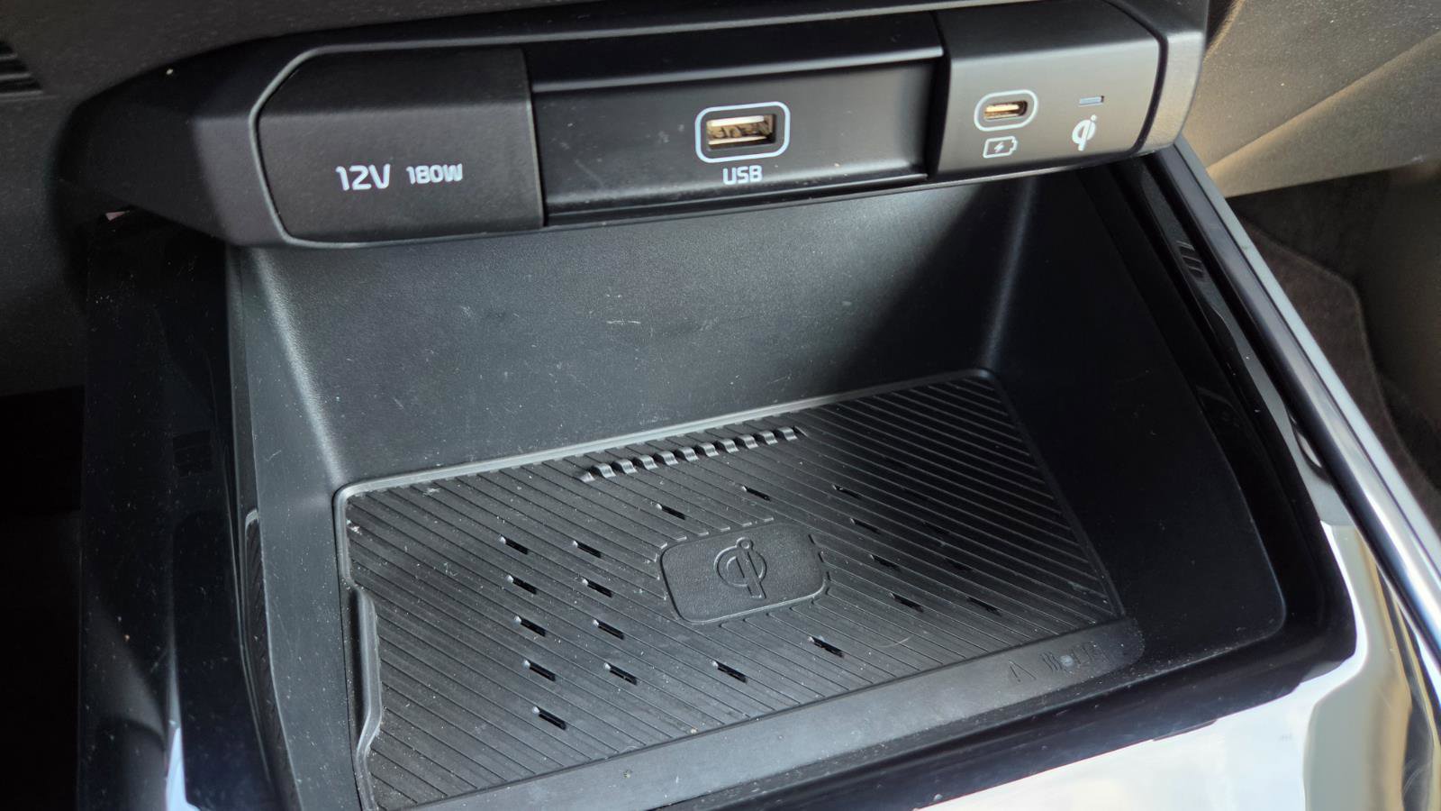 Used 2023 Kia Niro EX image 37