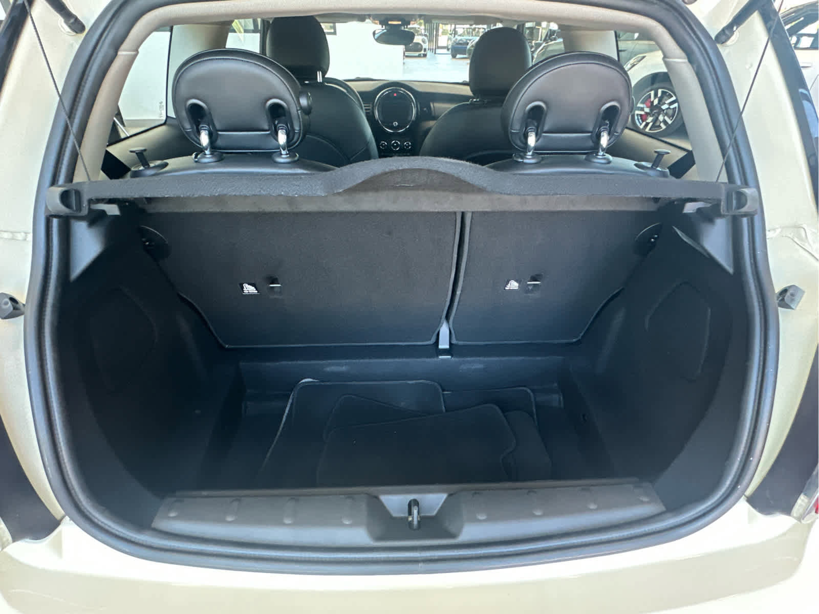 Used 2018 MINI Cooper 2-Door Hardtop FWD image 5