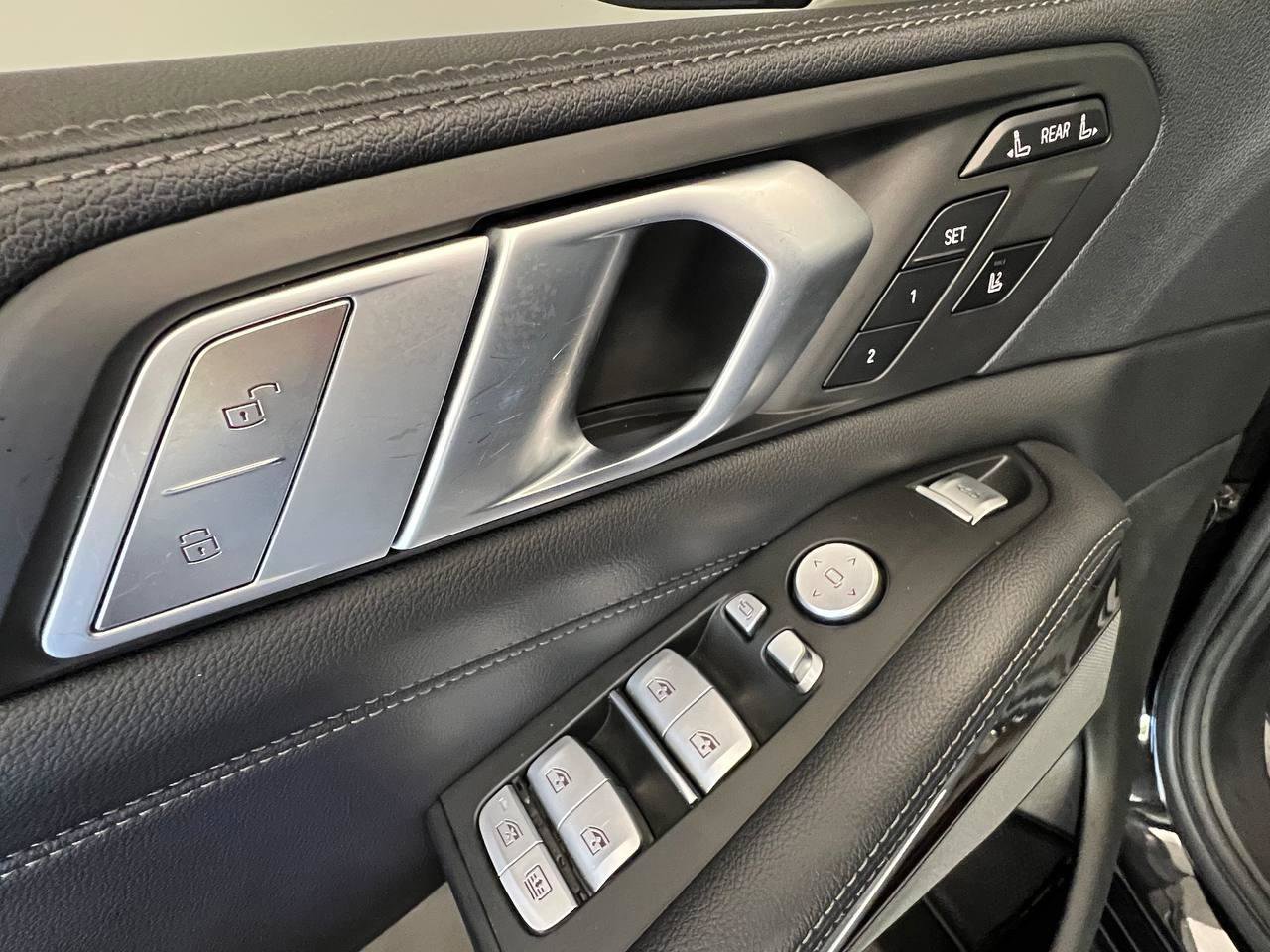 Used 2020 BMW X7 M50i w/ Executive Package image 26