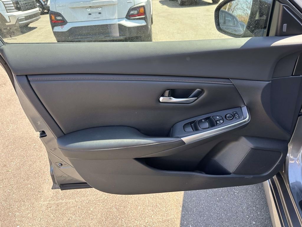 Used 2023 Nissan Sentra SR w/ Trunk Package image 14