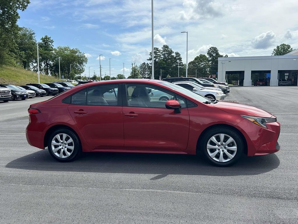 Used 2021 Toyota Corolla LE FWD image 32