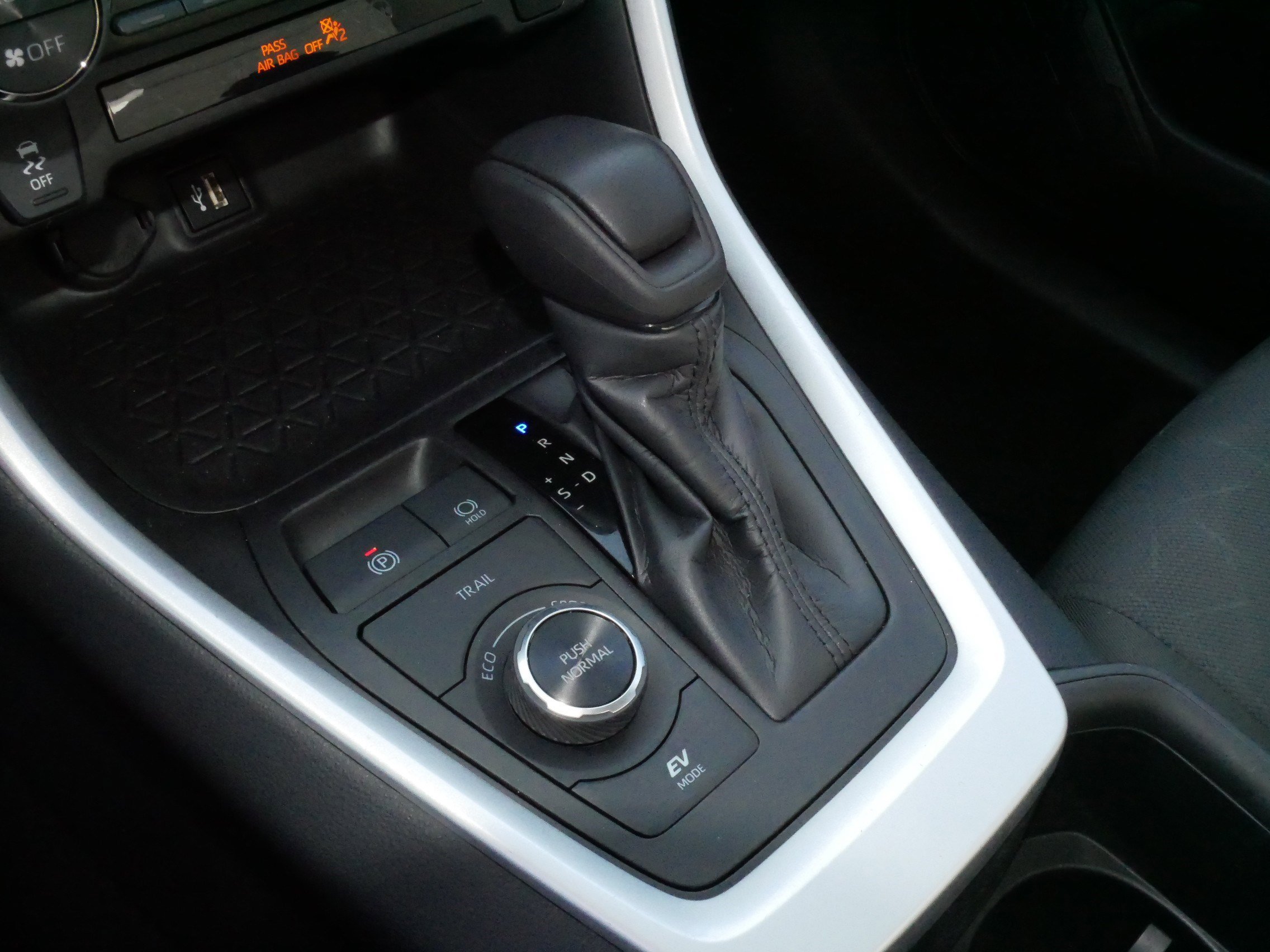 Certified 2024 Toyota RAV4 XLE image 24