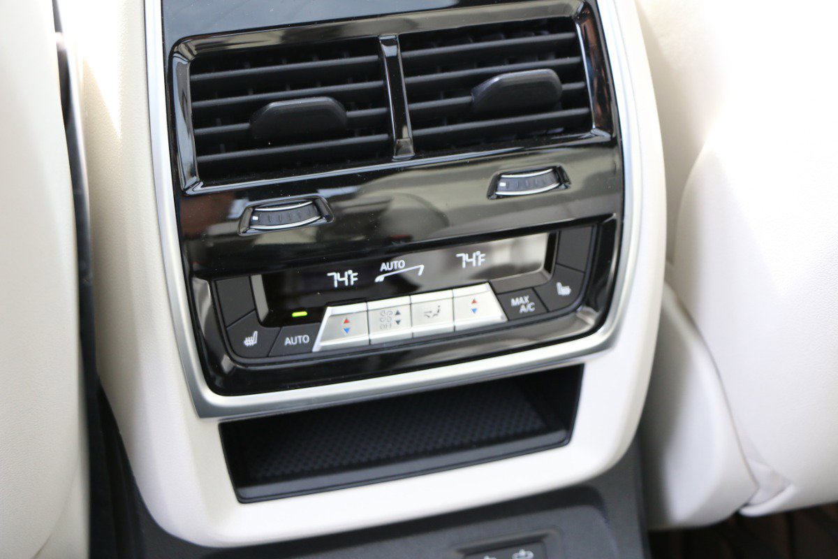 Used 2026 BMW X7 xDrive40i w/ Executive Package image 33