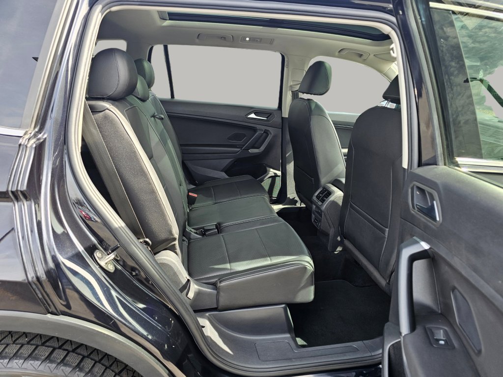 Used 2019 Volkswagen Tiguan SEL w/ 3rd Row Seat Package image 24