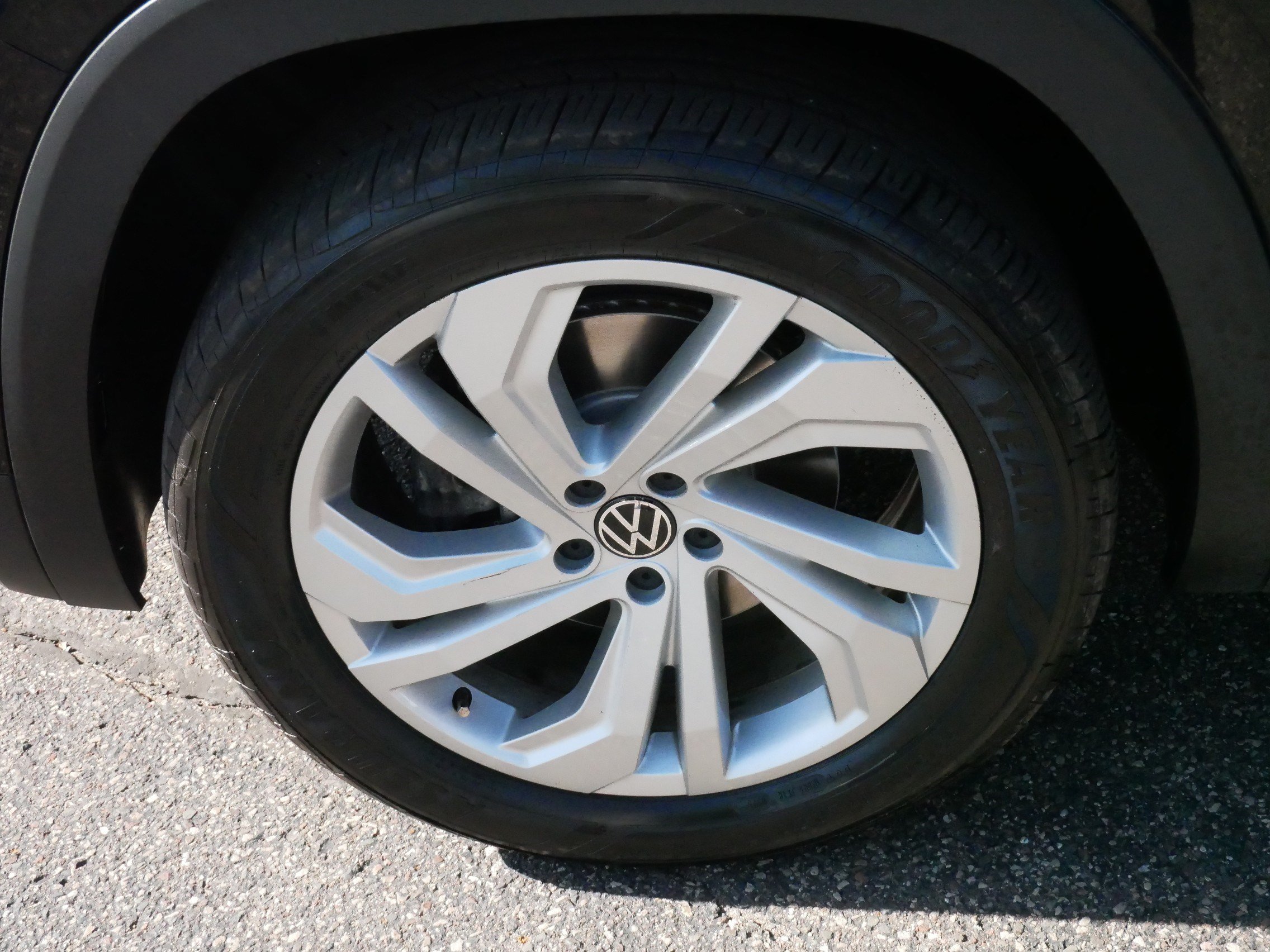 Used 2020 Volkswagen Atlas Cross Sport SEL AWD/4WD image 15