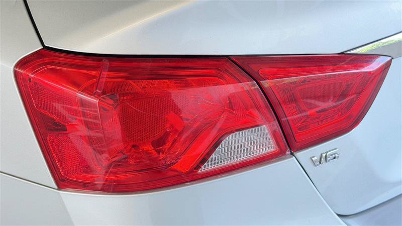 Used 2016 Chevrolet Impala LTZ FWD image 11
