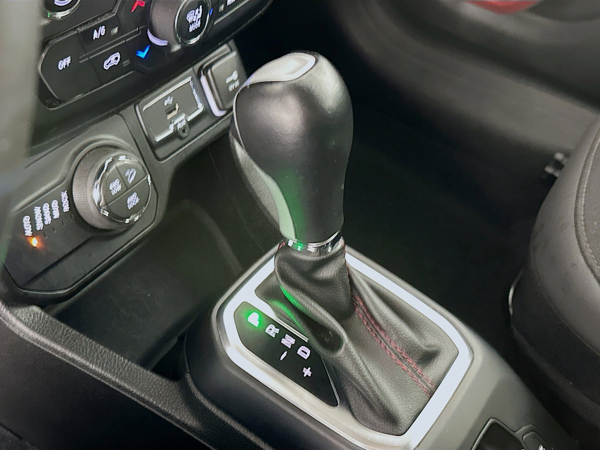 Used 2023 Jeep Renegade Trailhawk image 25