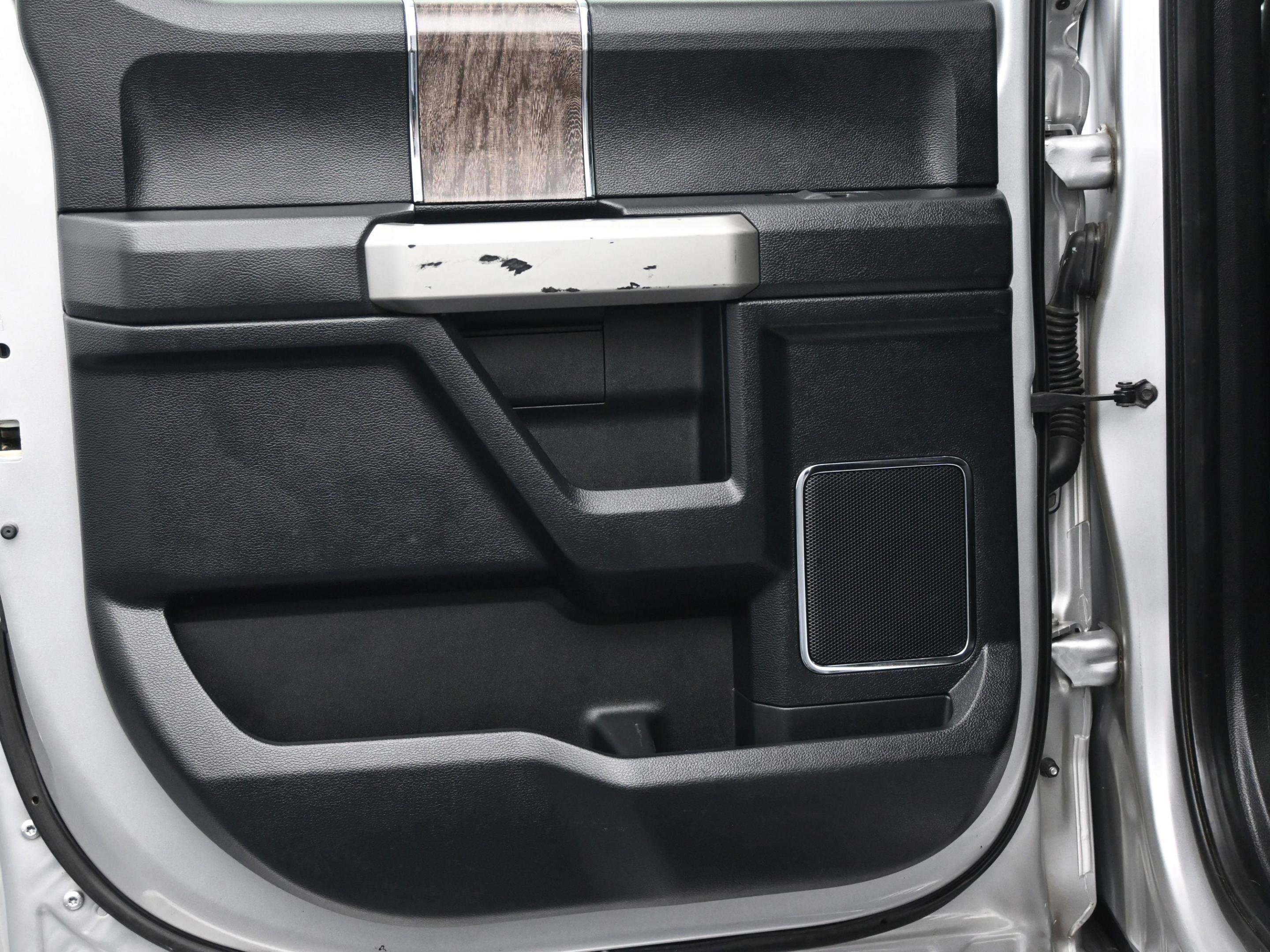 Used 2017 Ford F350 Lariat w/ Lariat Ultimate Package image 13