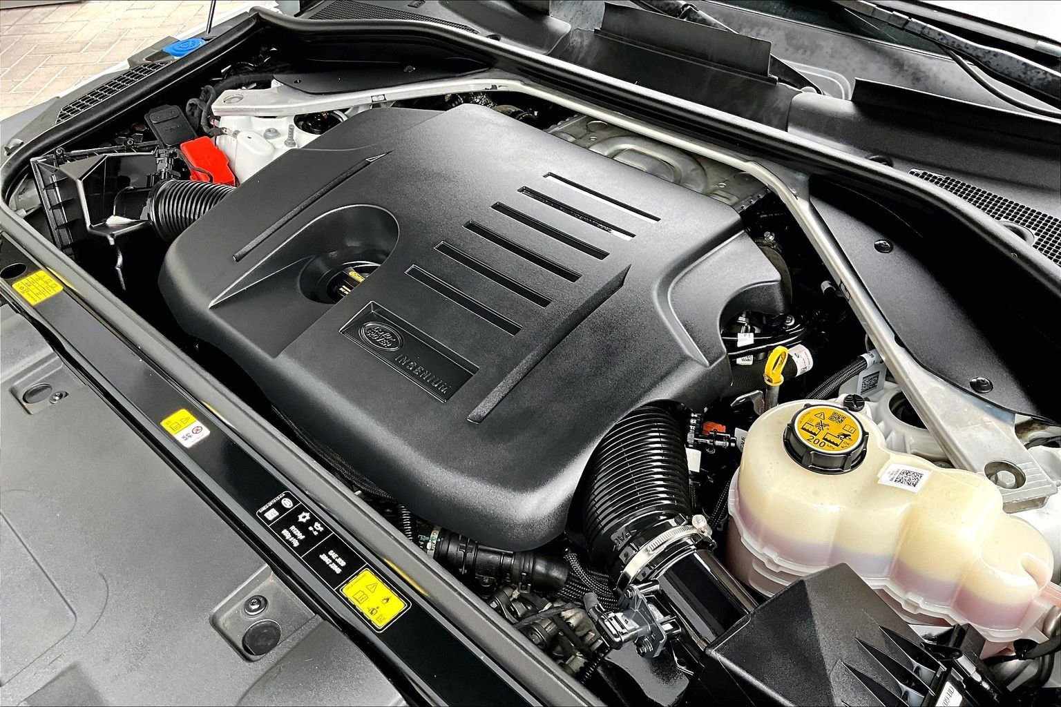 Used 2024 Land Rover Range Rover Sport SE image 31