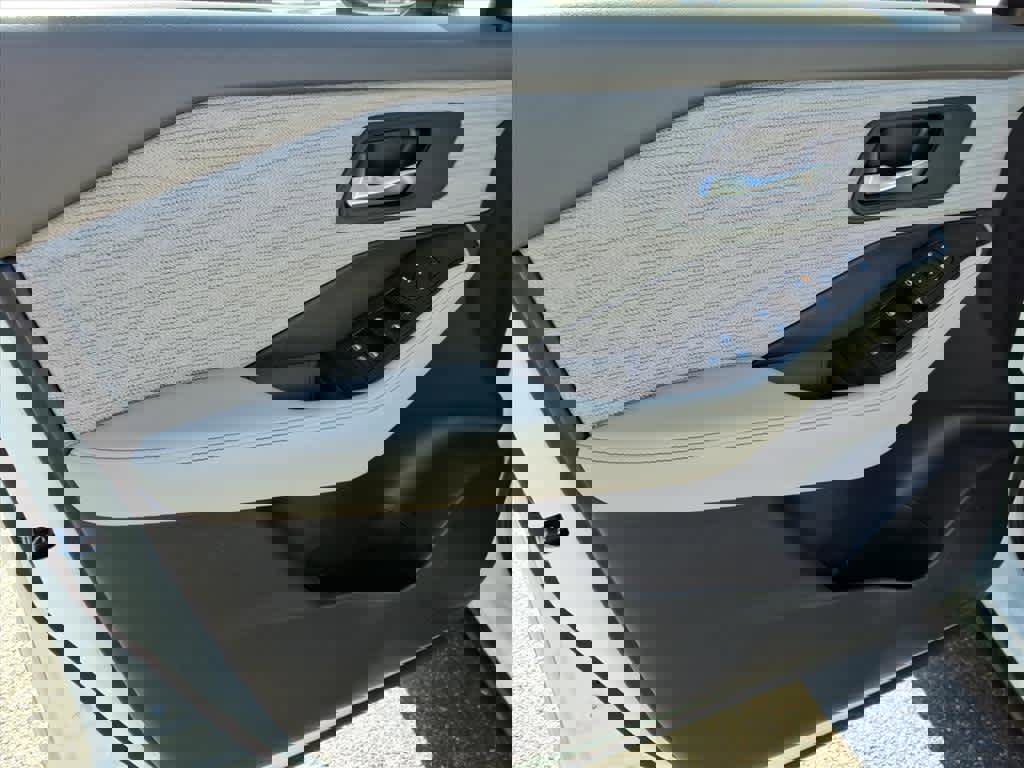 Certified 2023 Nissan Rogue SV image 10