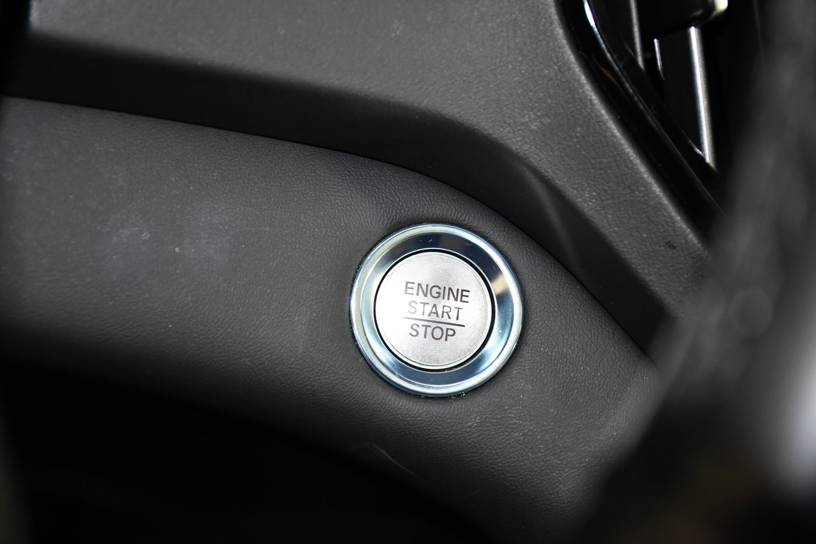 Used 2025 Acura RDX SH-AWD image 24