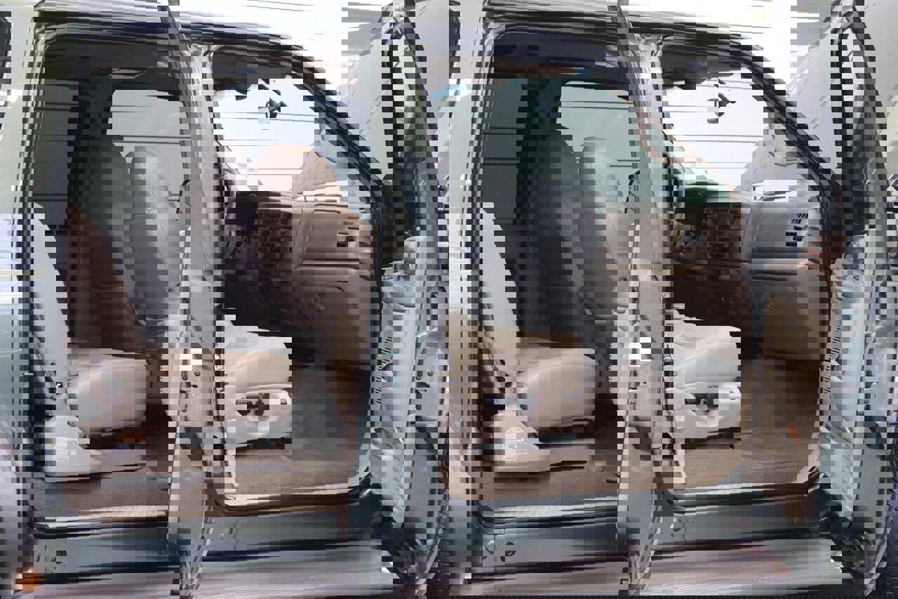 Used 2001 Ford Excursion Limited image 91