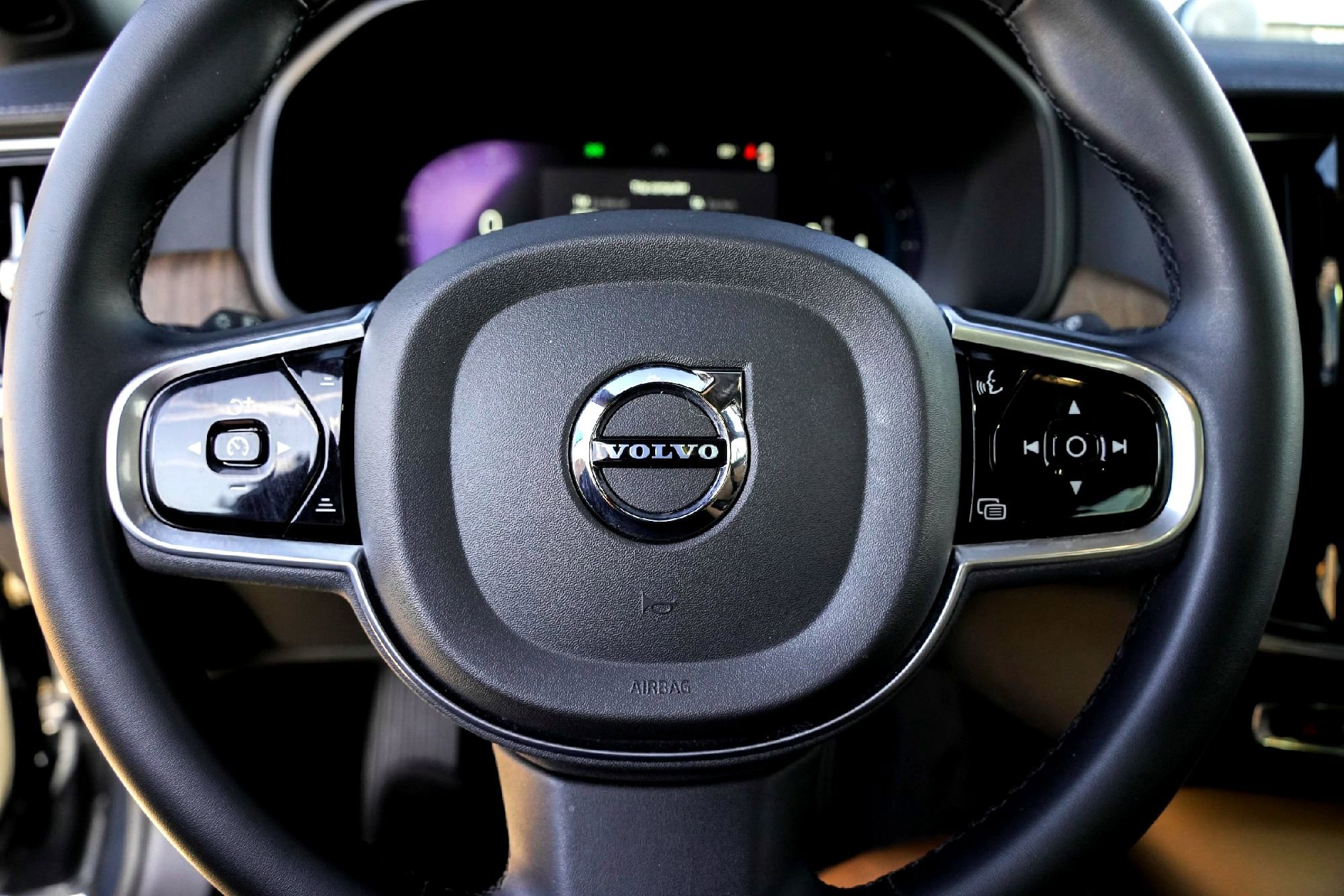 Used 2023 Volvo V90 B6 Cross Country Ultimate image 14