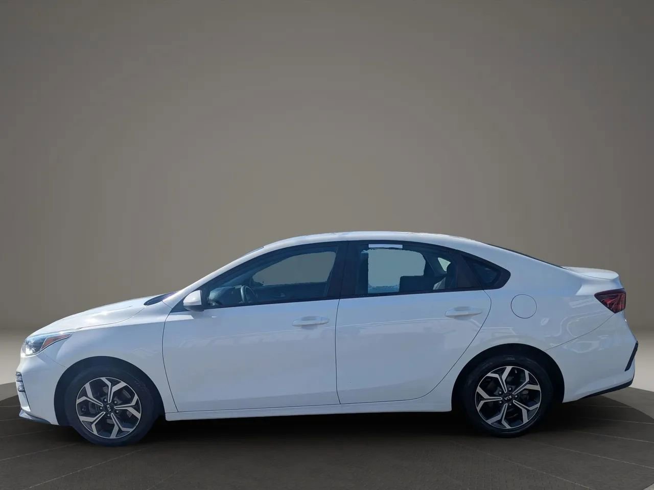Used 2020 Kia Forte LXS image 2