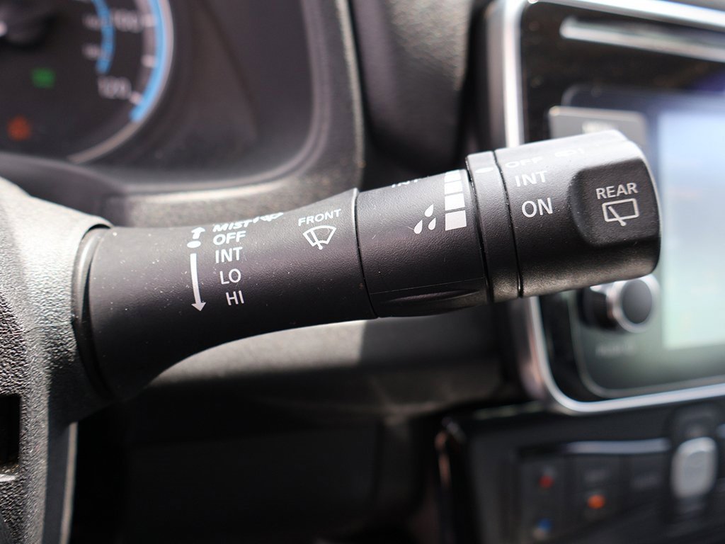 Used 2018 Nissan Leaf SV w/ SV Technology Package image 41