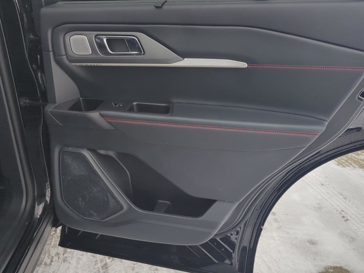 Used 2025 Ford Explorer ST image 23