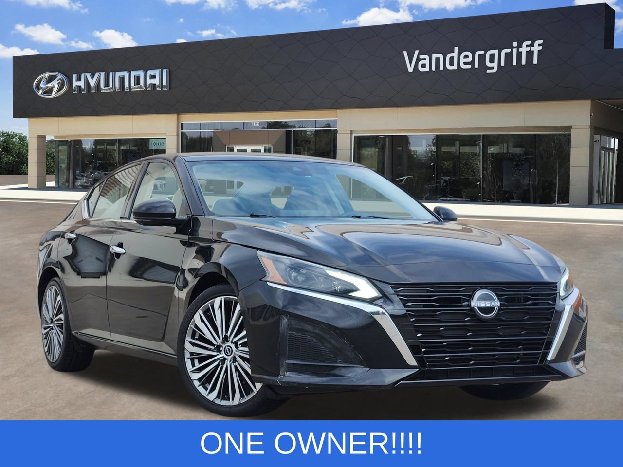 Used 2023 Nissan Altima 2.5 SL FWD image 1