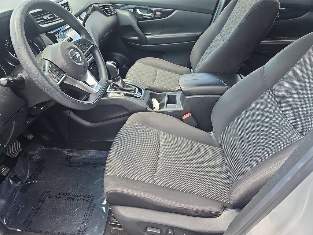 Used 2017 Nissan Rogue Sport SV AWD/4WD image 25