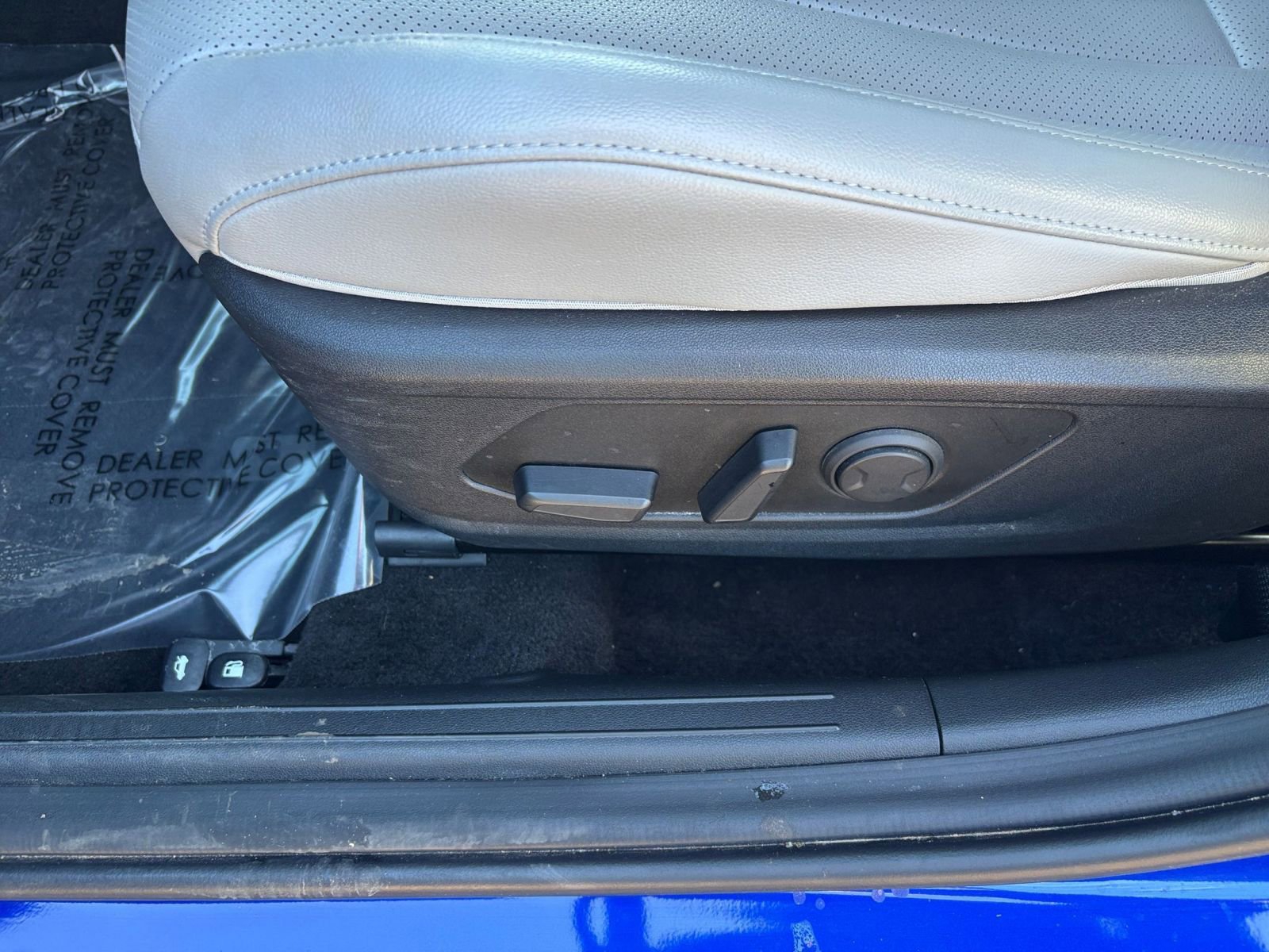 Used 2025 Hyundai Elantra Limited image 23